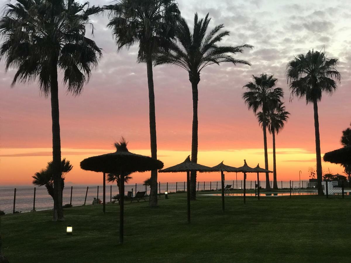 Mi Capricho B16 Beachfront Apartment La Cala De Mijas Bagian luar foto